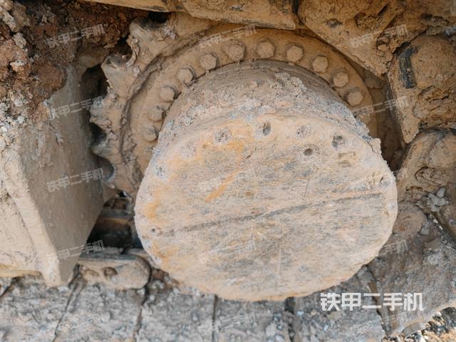 右驅(qū)動輪（行走機(jī)構(gòu)）