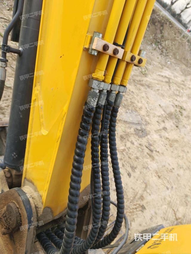 大臂背部俯視（工作和回轉(zhuǎn)裝置）