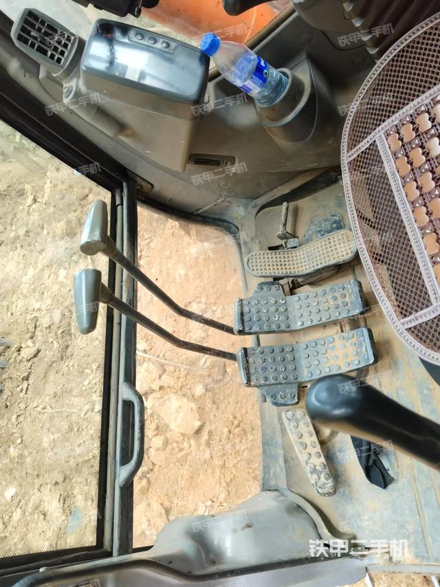 駕駛室整體（整機(jī)外觀）