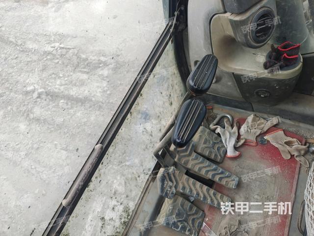 右側(cè)玻璃角標（駕駛室部分）