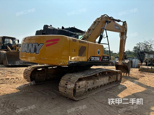 整機(jī)右后45°(整機(jī)外觀) 整機(jī)右后45°(整機(jī)外觀)