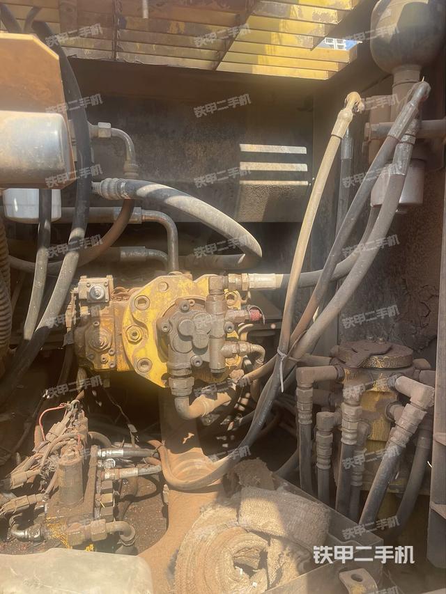 液壓泵室（大件艙室）