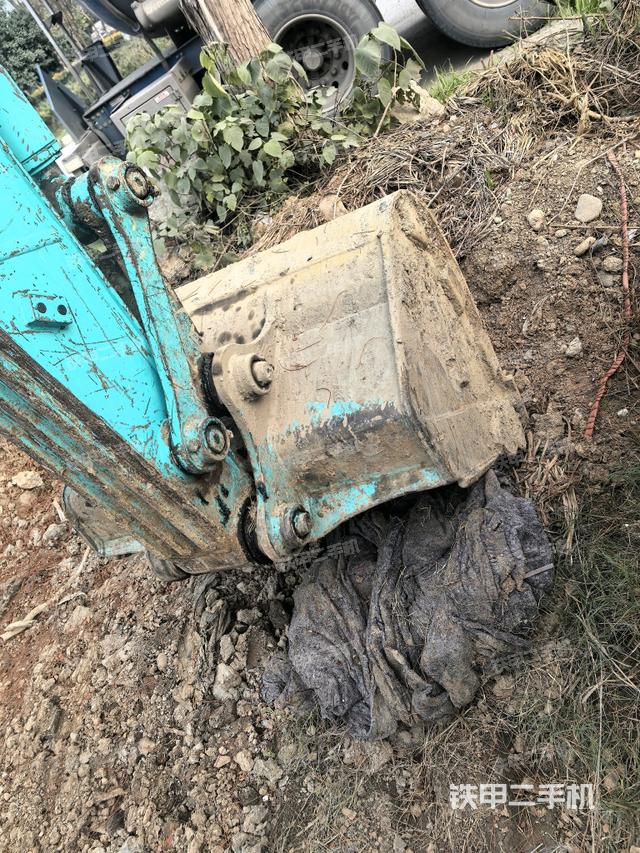 鏟斗右后整體（工作和回轉(zhuǎn)裝置）