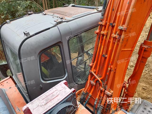 駕駛室頂部（整機(jī)外觀）