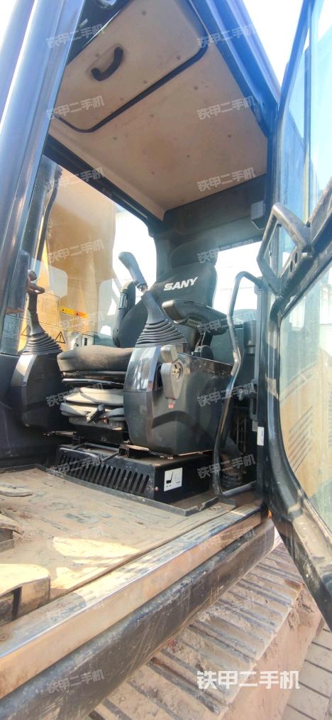 駕駛室整體（整機(jī)外觀）