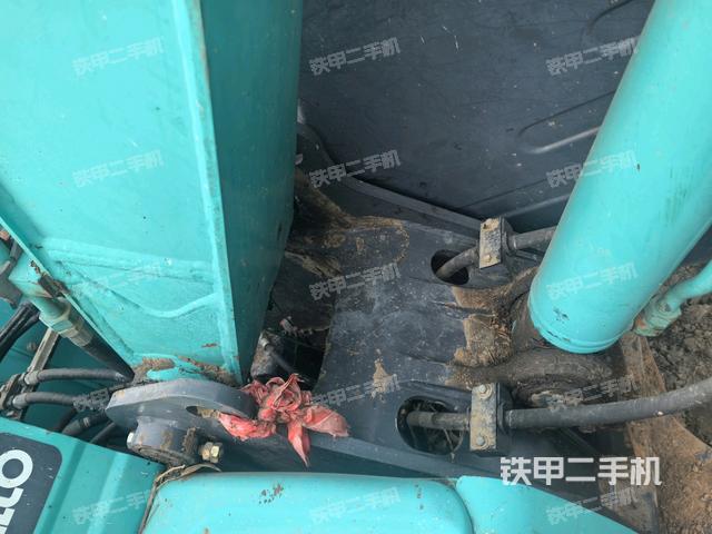 大臂根部?斜（工作和回轉(zhuǎn)裝置）