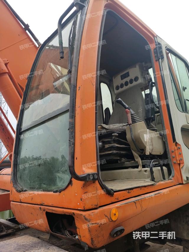 駕駛室左前45度（駕駛室部分）