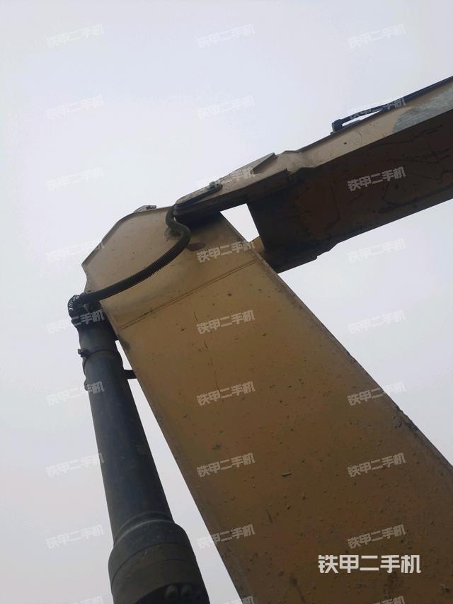 大臂油缸整體?豎拍（工作和回轉(zhuǎn)裝置）