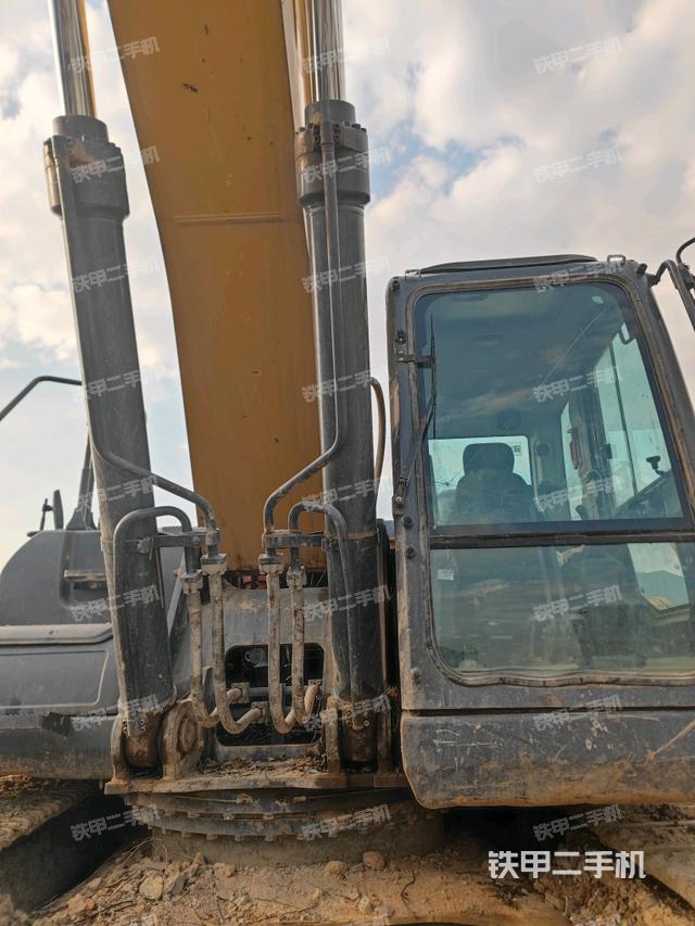 大臂油缸整體?豎拍（工作和回轉(zhuǎn)裝置）