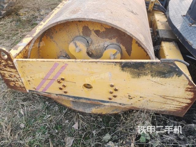 前車架正左側(cè)（壓路機(jī)前后車架）