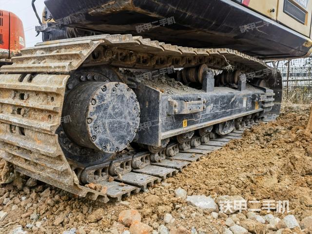 左側(cè)履帶整體?（行走機(jī)構(gòu)）
