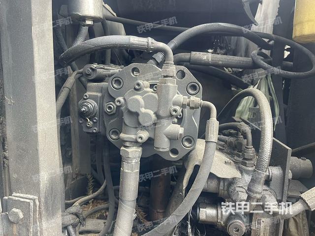 液壓泵斜45?左（大件艙室）