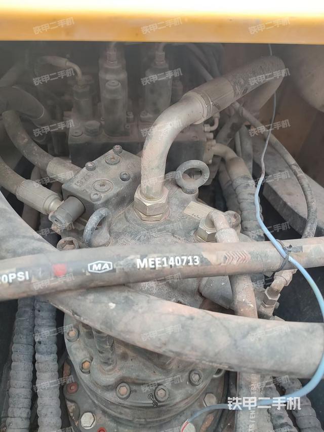 回轉(zhuǎn)馬達(dá)和主控閥（整機(jī)外觀）