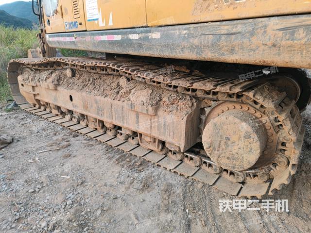 右側(cè)履帶整體(行走機(jī)構(gòu)) 右側(cè)履帶整體(行走機(jī)構(gòu))