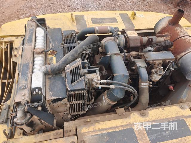 發(fā)動(dòng)機(jī)室（上車部件）