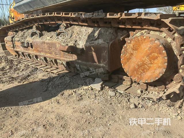 單側(cè)履帶整體(整機外觀) 單側(cè)履帶整體(整機外觀)