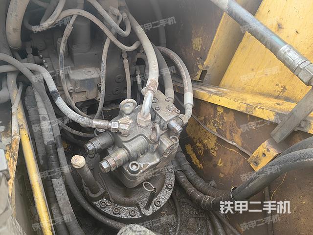 回轉(zhuǎn)馬達和主控閥（整機外觀）