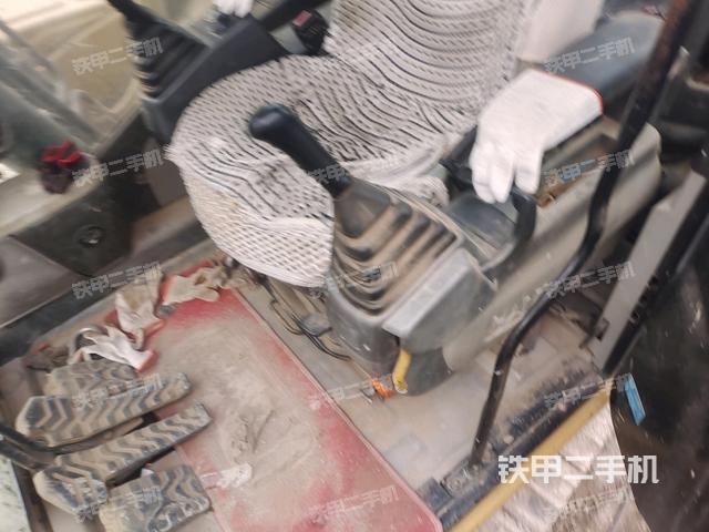 駕駛室正側(cè)（駕駛室部分）