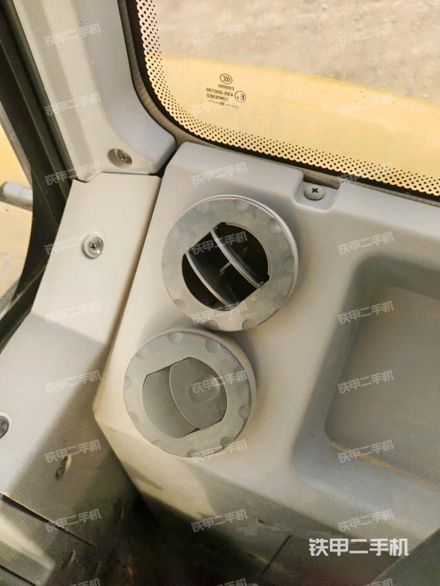 后窗玻璃角標(biāo)（駕駛室部分）