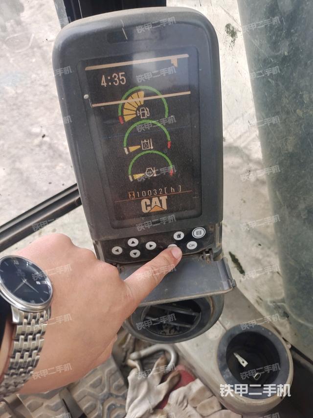 后窗玻璃角標（駕駛室部分）