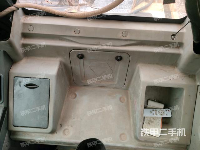 座椅后部(駕駛室部分) 座椅后部(駕駛室部分)
