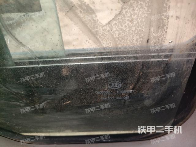 左后方玻璃角標(biāo)(駕駛室部分) 左后方玻璃角標(biāo)(駕駛室部分)