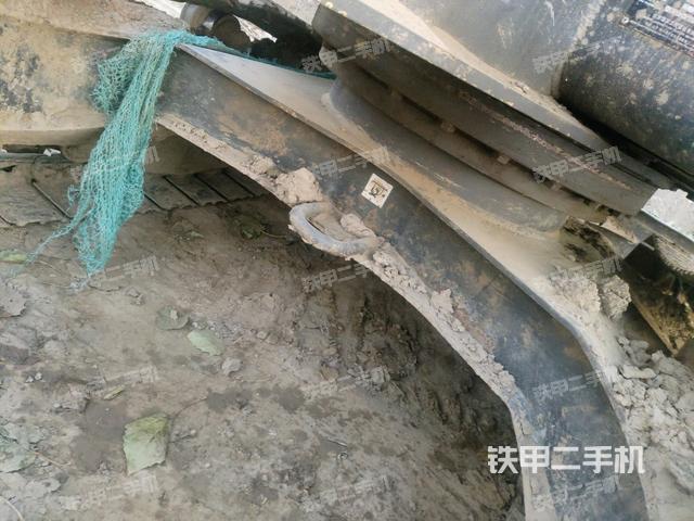 轉(zhuǎn)盤和下車架正前(工作和回轉(zhuǎn)裝置) 轉(zhuǎn)盤和下車架正前(工作和回轉(zhuǎn)裝置)