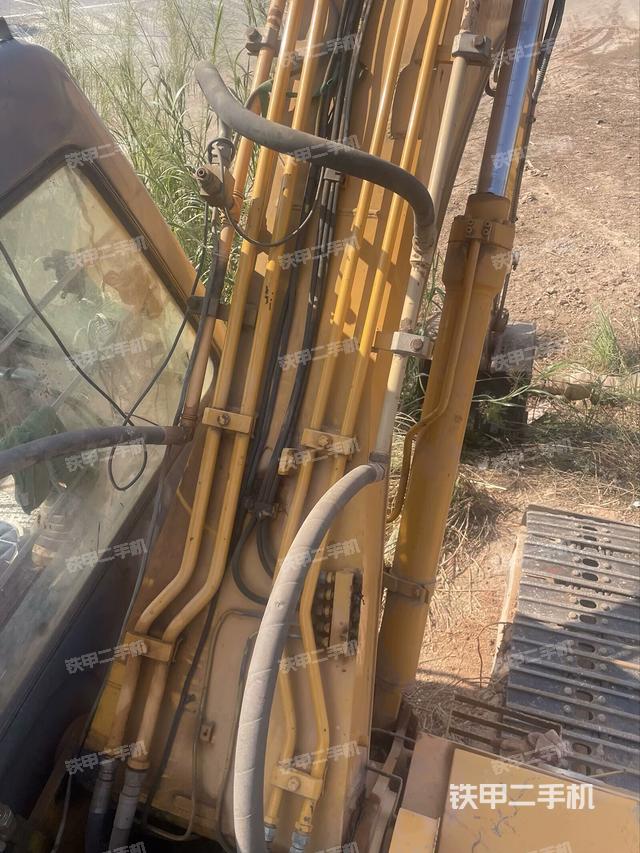 大臂油缸整體?豎拍（工作和回轉(zhuǎn)裝置）