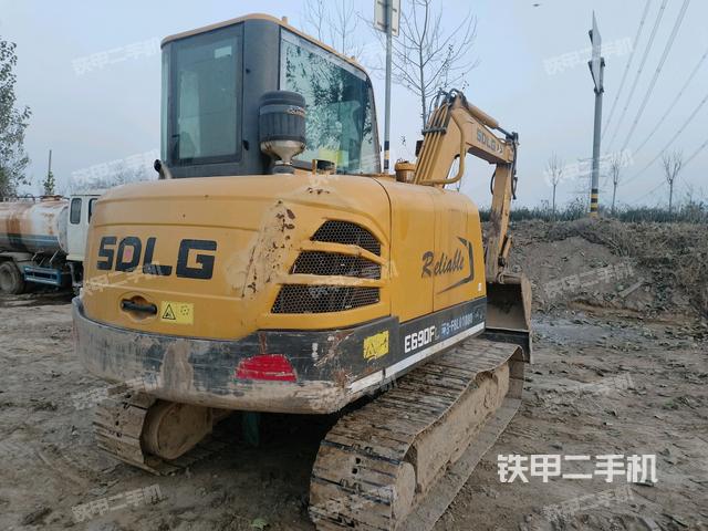右后45(整機(jī)外觀) 右后45(整機(jī)外觀)