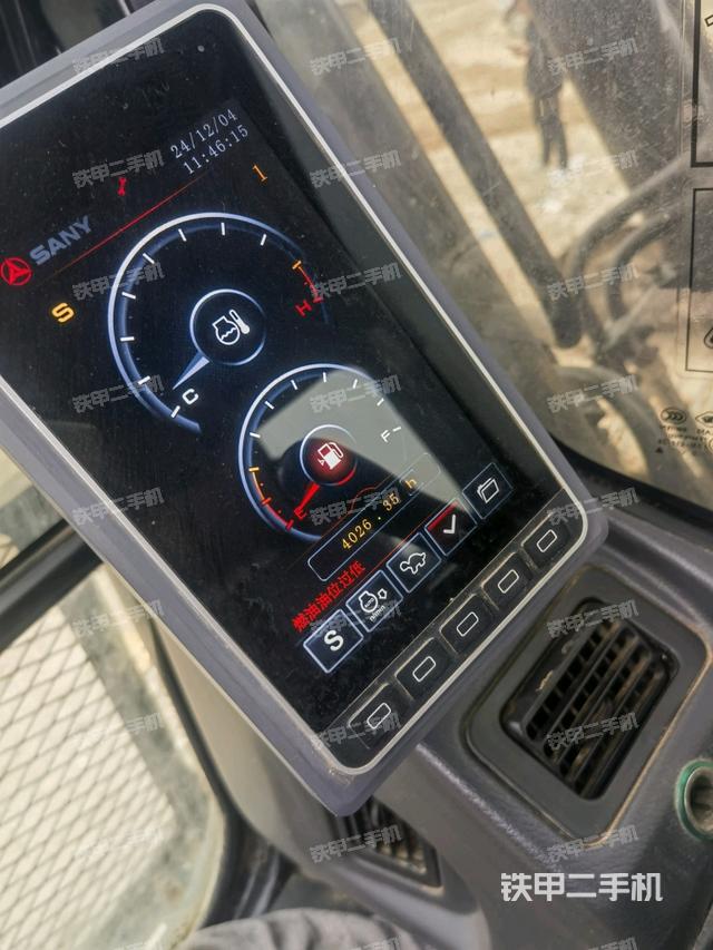 駕駛室整體（整機(jī)外觀）