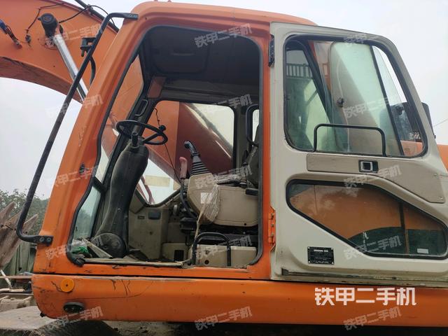 駕駛室正側(cè)（駕駛室部分）