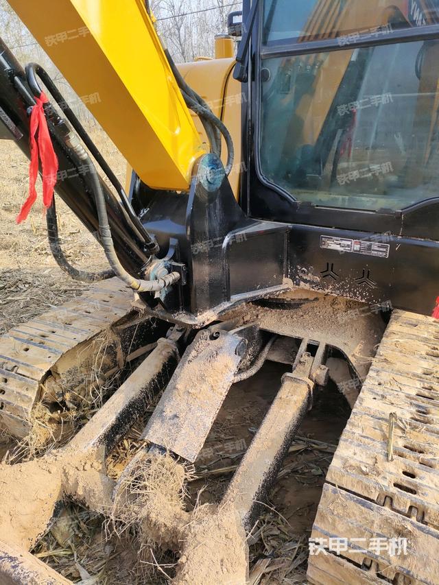 大臂根部?斜（工作和回轉(zhuǎn)裝置）