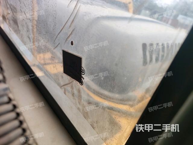 后窗玻璃角標(biāo)(駕駛室部分) 后窗玻璃角標(biāo)(駕駛室部分)
