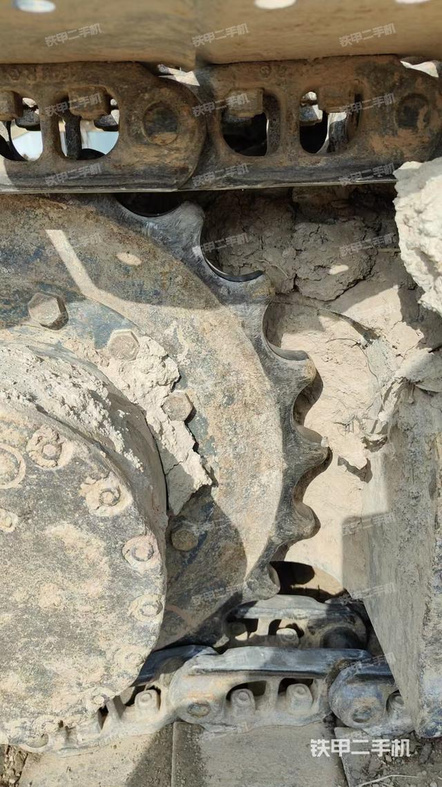 單側(cè)履帶整體（整機(jī)外觀）