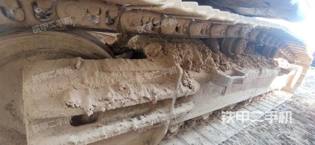 單側(cè)履帶整體（整機(jī)外觀）