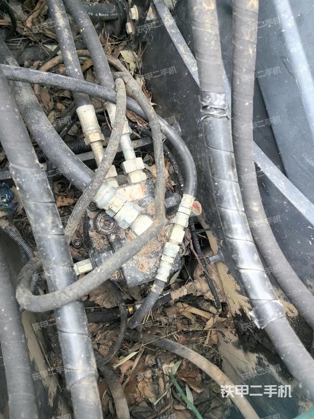 回轉(zhuǎn)馬達（上車部件）