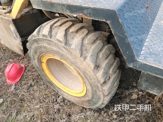 正后側(cè)（壓路機(jī)前后車架）