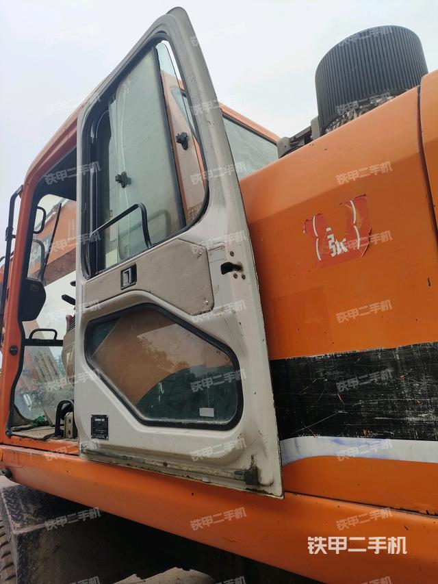 駕駛室左后45度（駕駛室部分）