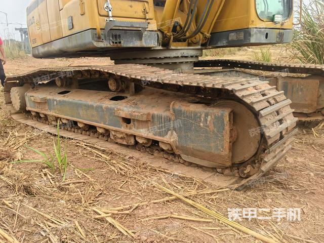 單側履帶整體（整機外觀）