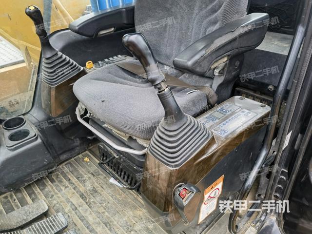 座椅左側(cè)控制臺(tái)/音響/含左手柄（駕駛室部分）