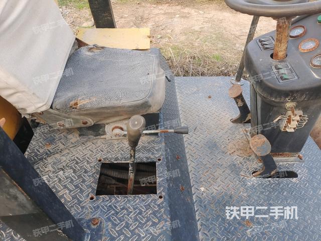 駕駛室外頂全景（壓路機(jī)駕駛室）