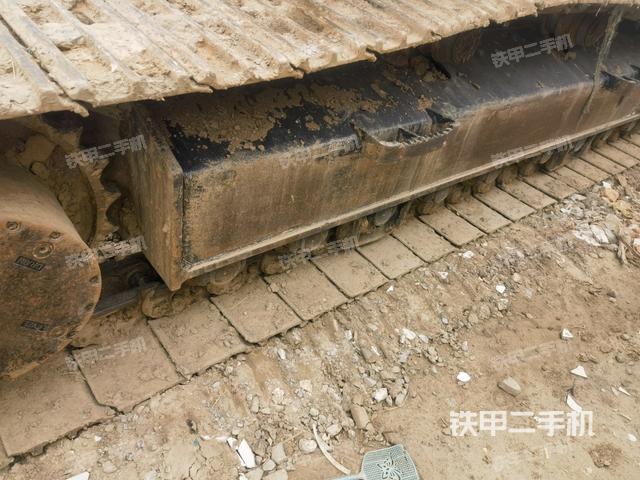 單側(cè)履帶整體（整機(jī)外觀）