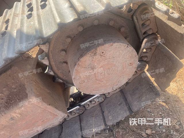 右驅(qū)動輪（行走機構(gòu)）