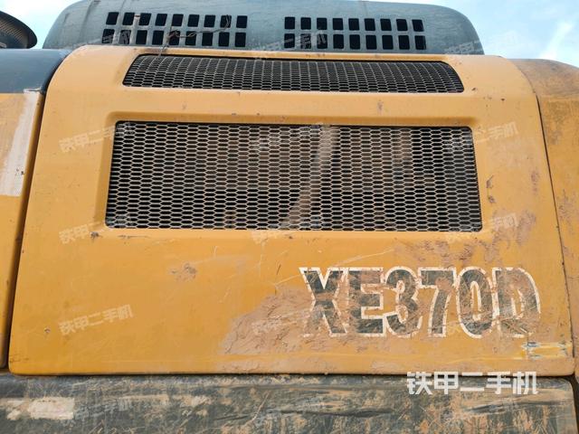 散熱器正面(大件艙室) 散熱器正面(大件艙室)