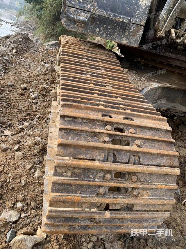 單側(cè)履帶整體（整機(jī)外觀）