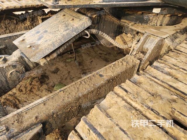 轉(zhuǎn)盤和下車架正前（工作和回轉(zhuǎn)裝置）