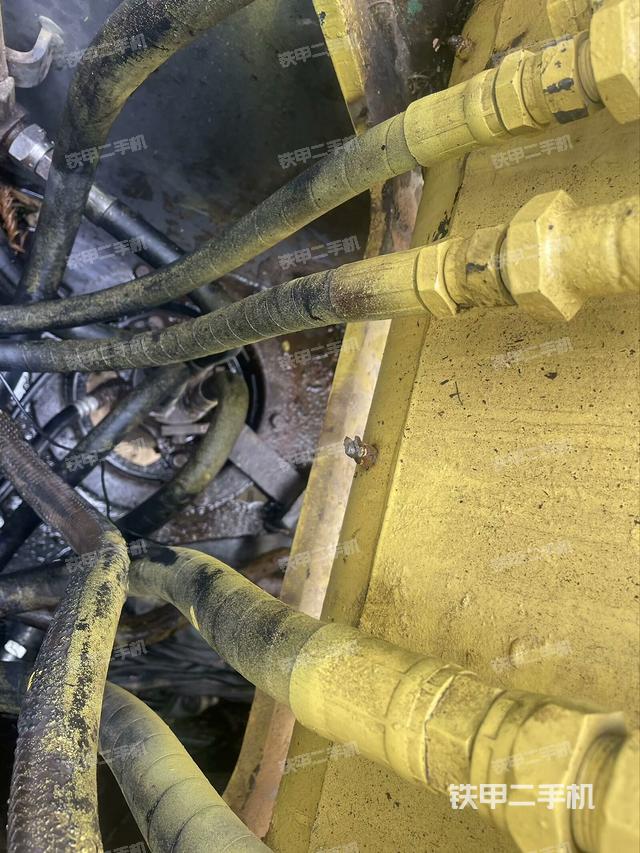 回轉(zhuǎn)馬達(dá)（上車部件）