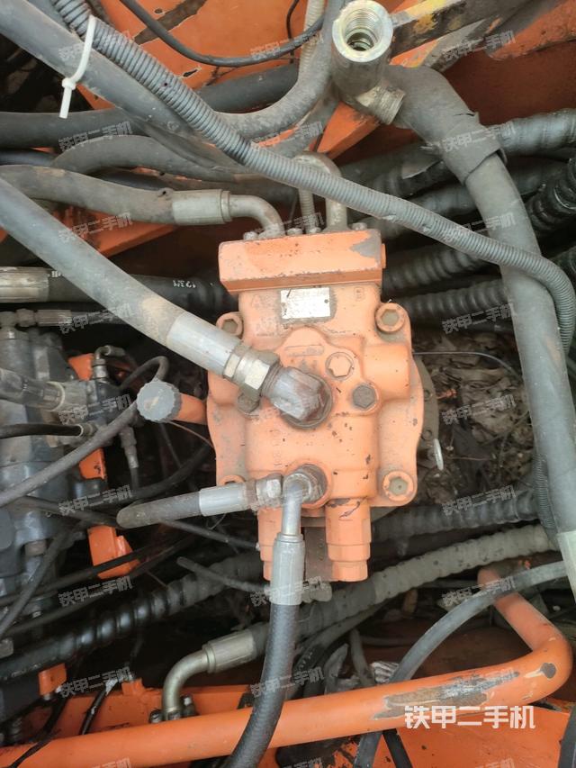 回轉(zhuǎn)馬達（上車部件）