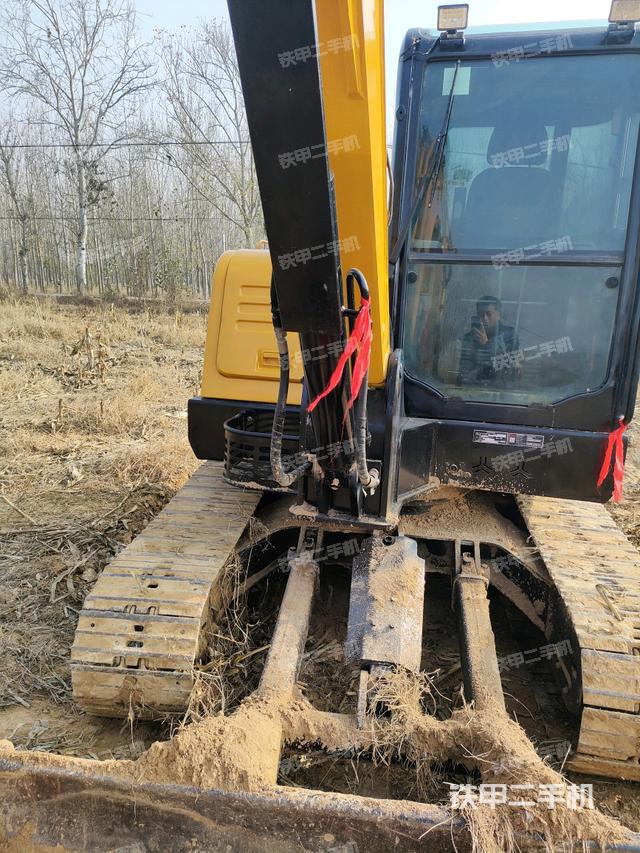 轉(zhuǎn)盤和下車架正前（工作和回轉(zhuǎn)裝置）