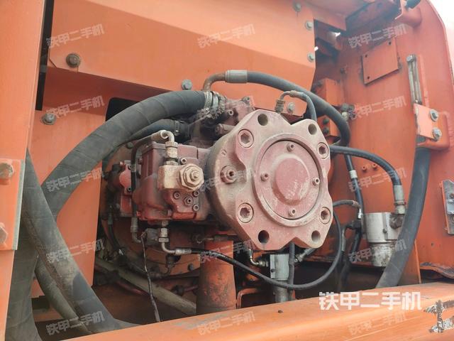 液壓泵斜45?右（大件艙室）